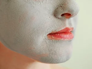 Read more about the article Enlarged Pores and Makeup: Tips for a Smooth Finish