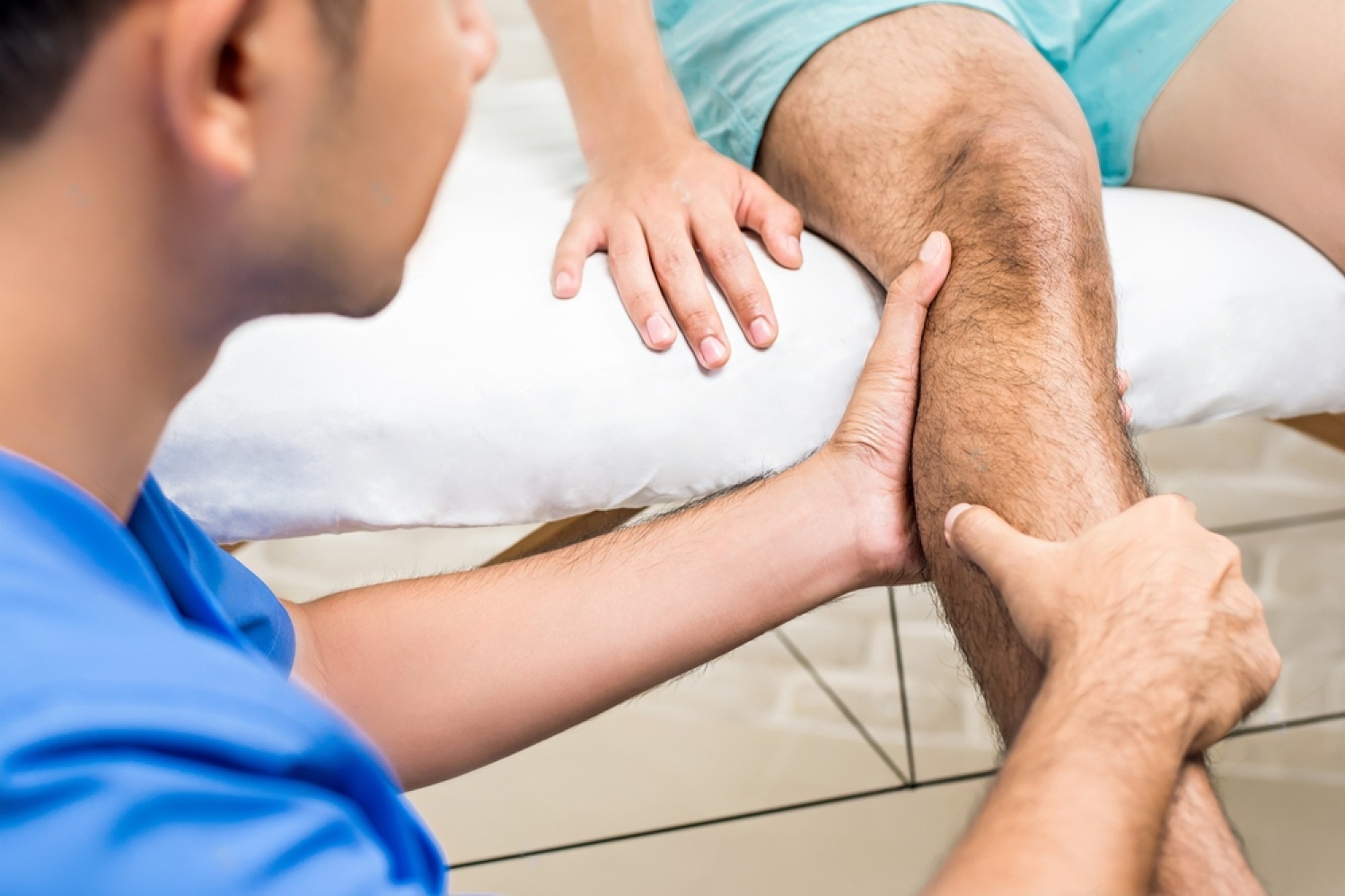 You are currently viewing The Comprehensive Guide to Physiotherapy for Knee Pain