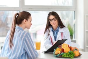 Read more about the article The Role of a Nutrition Life Coach: Transforming Health Through Personalized Guidance