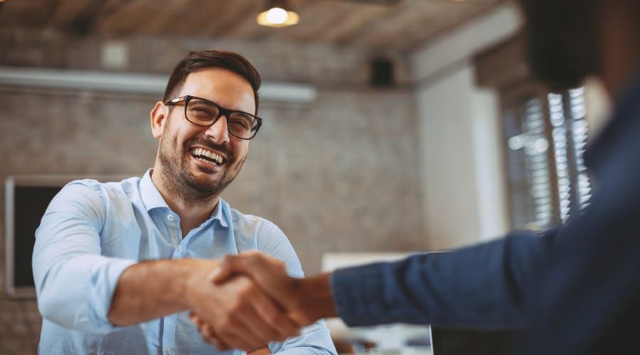 You are currently viewing Setter Closer: How This Dynamic Sales Duo Drives High-Ticket Conversions