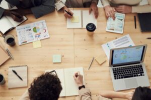 Read more about the article Project Management Training With No Experience Explained for Career Changers and New Starters
