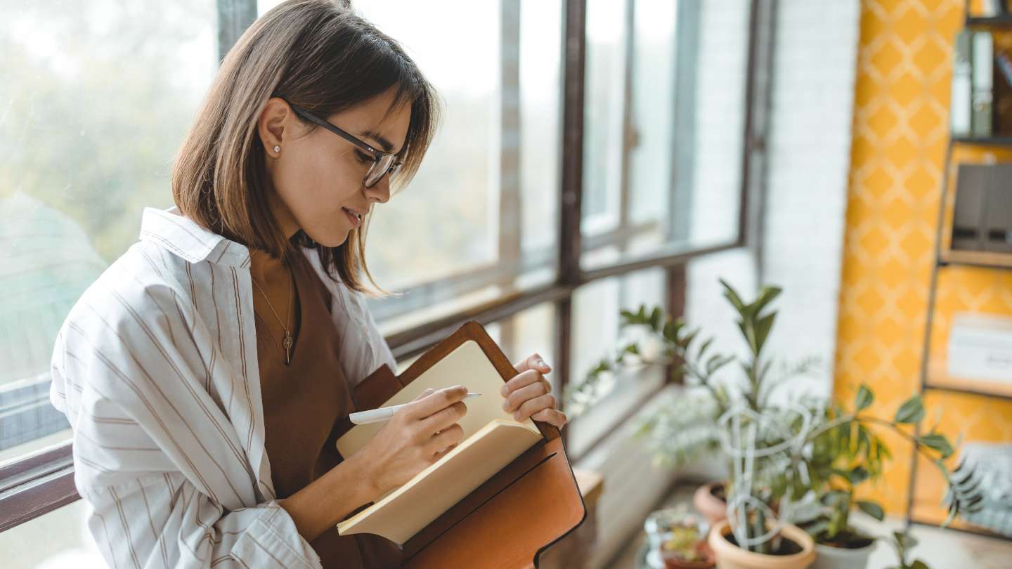 You are currently viewing Journal Therapy Coach Certification – A Complete Guide to Becoming Certified