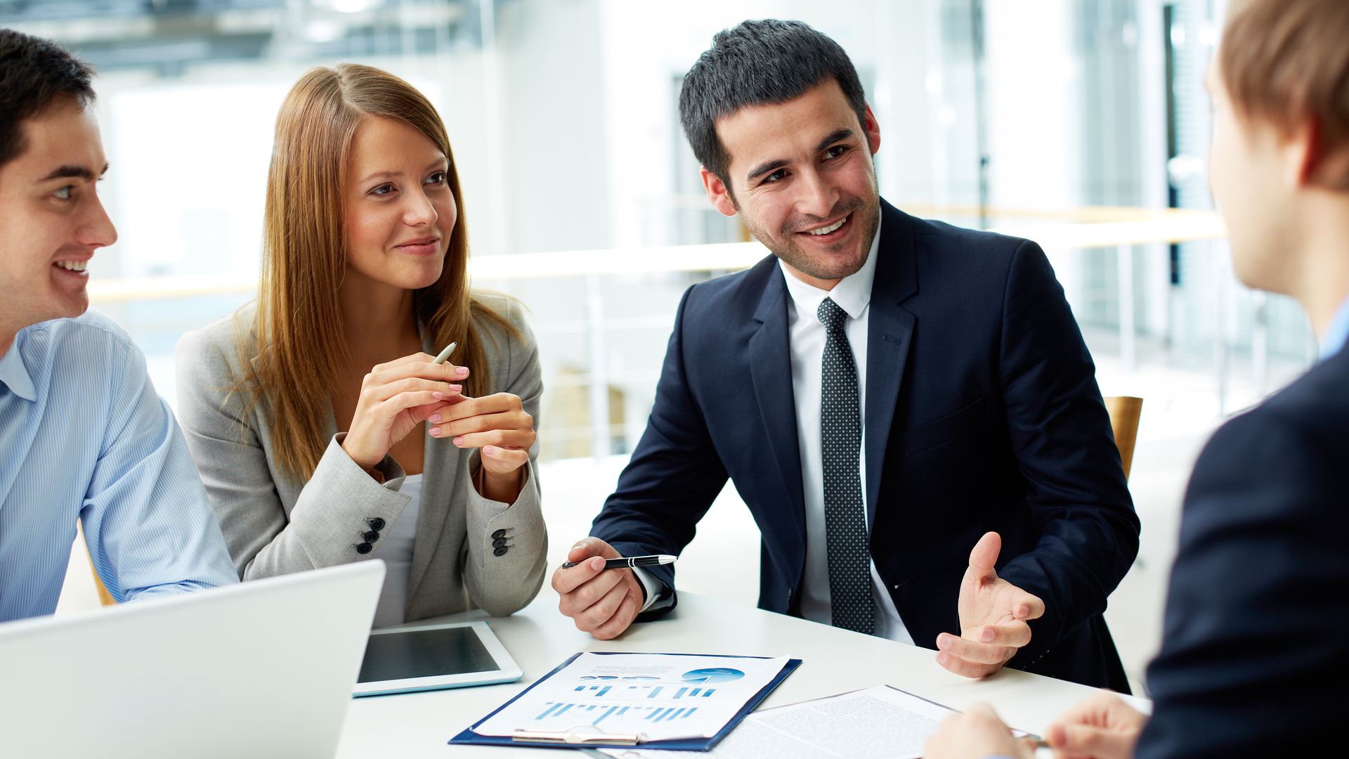 You are currently viewing How Revenue Share Sales Closers Are Transforming Modern Sales Teams