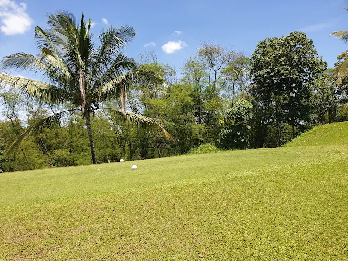 You are currently viewing How Golf Shares Philippines Provide Access to Premium Country Clubs