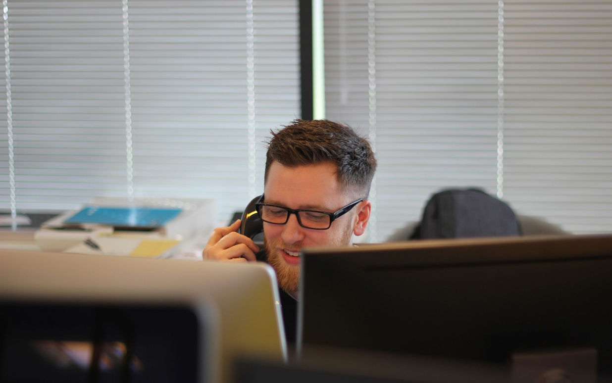 You are currently viewing How to Be a Remote Closer: A Complete Guide to Building a High-Income Remote Sales Career