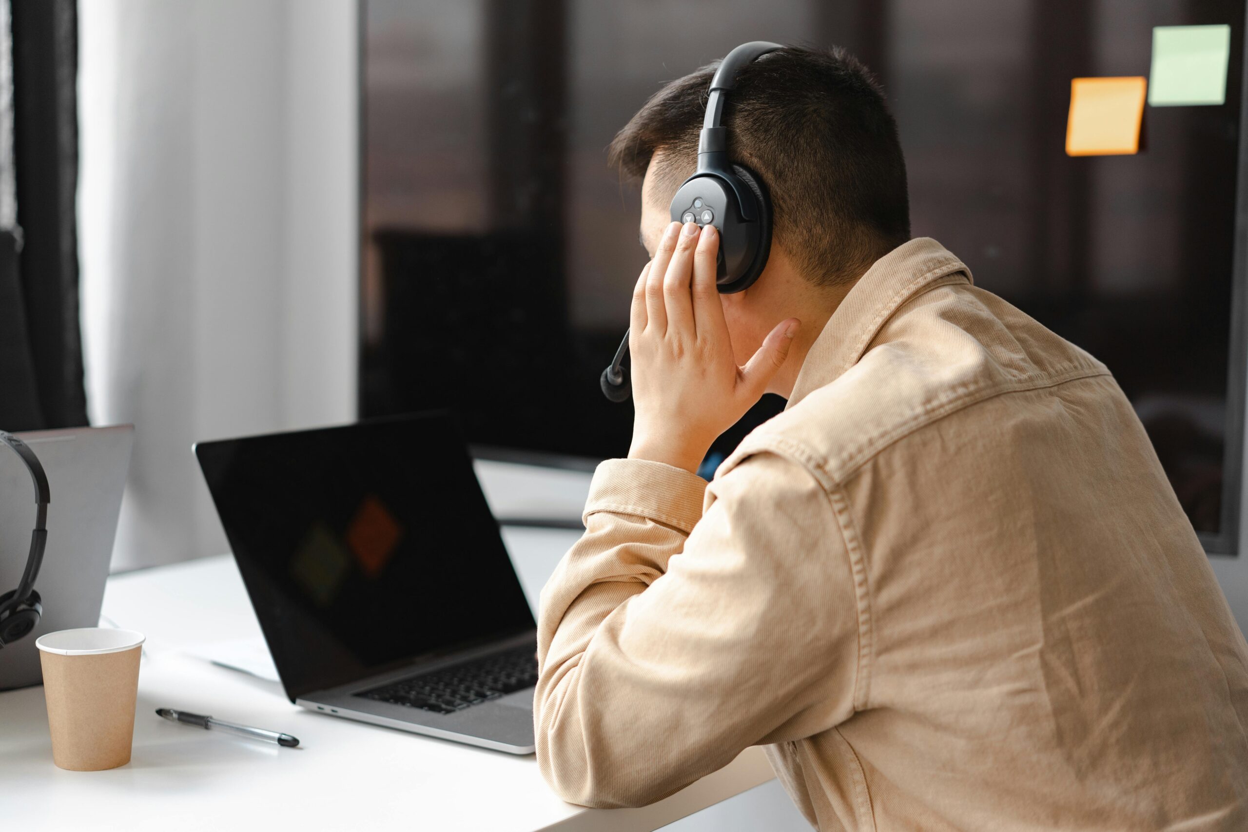 You are currently viewing Remote Sales Closing Service: How Businesses Scale Revenue With Elite Remote Closers
